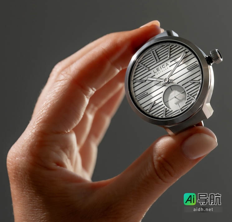 徕卡推出ZM 12系列腕表:奢华镶嵌38颗宝石,售价5.44万元起