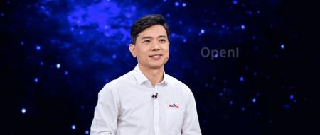 李彦宏：持续发展大型模型是否浪费资源？