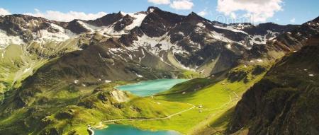 黄仁勋透露：OpenAI首台AI超算竟是由马斯克购买；字节跳动游戏业务大撤退内幕曝光；互联网巨头高薪抢夺AI数据标注员 | AI一周快讯