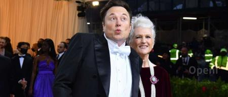 马斯克ChatGPT竞品嘴炮技能全开，幽默嘲讽一览无遗