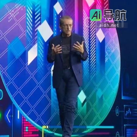 英特尔CEO基辛格：小芯片引领摩尔定律，驶向AI PC时代