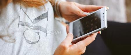 手机厂商如何应对大模型技术的深度应用？